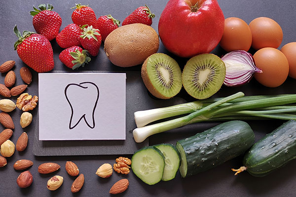 Oral Hygiene Basics: Choosing the Best Diet For Your Teeth from Midtown Dental - The Gallery of Smiles in Houston, TX